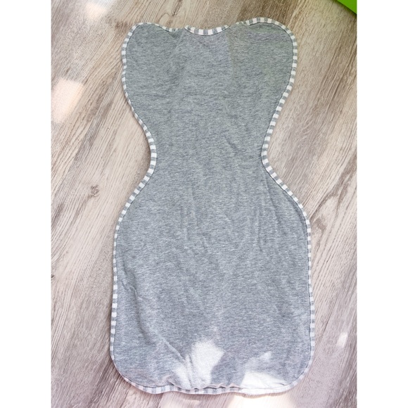 Swaddle Me Size Small Swaddle for Babies - Picture 4 of 4